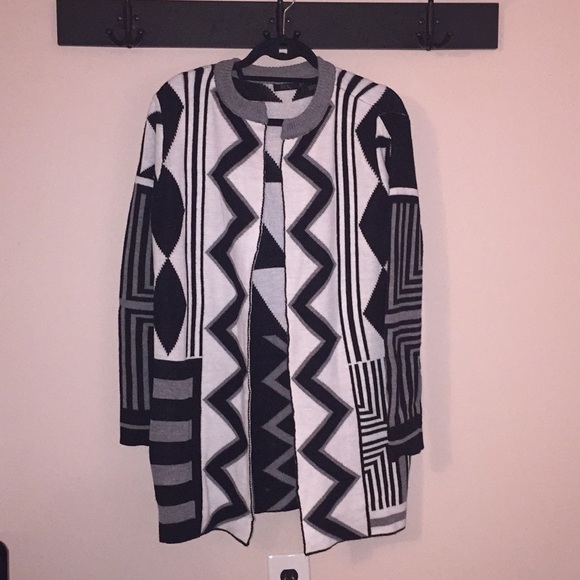 Geometric Sweater - Picture 1 of 4